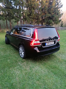 Volvo V70-2017a (2 foto / 14)