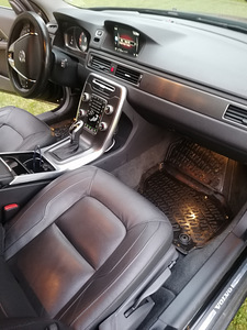 Volvo V70 2,0 17 (9 foto / 11)