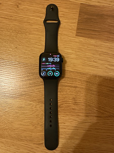 Apple watch 7 45mm (1 foto / 2)