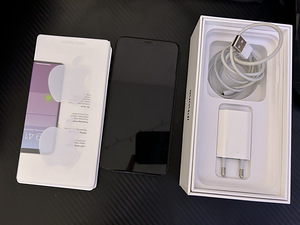 iPhone Xs Max (2 фото из 8)