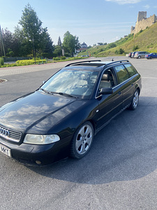 Audi A4 2.5TDI quattro 6 МКПП (2 фото из 11)