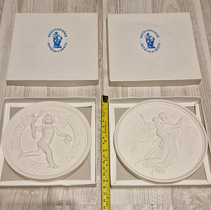 Kipsist bareljeefsed medaljonid Petrodvoretsist, uued (1 foto / 2)
