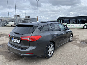 Ford Focus Universaal (4 foto / 12)