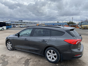 Ford Focus Universaal (5 foto / 12)