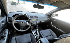 Honda Accord (6 foto / 6)