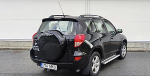 Toyota RAV 4 (3 foto / 9)