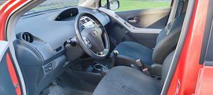 Üürile anda Toyota Yaris (4 foto / 5)
