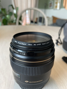 Canon EF 85mm 1.8 USM objektiiv (5 foto / 7)