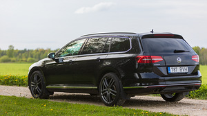 VW Passat Highline 140kW (4 foto / 10)