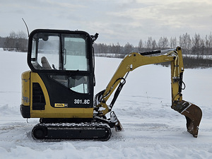 ЭКСКАВАТОР CAT 301.8 (2 фото из 10)