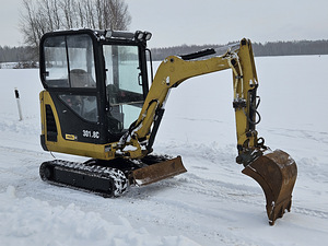 ЭКСКАВАТОР CAT 301.8 (4 фото из 10)