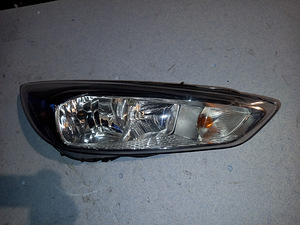 FORD FOCUS ORIGINAAL ESITULI (1 foto / 6)