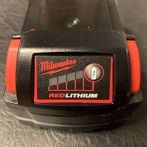 Milwaukee aku M18 B5 5,0 Ah Li-ion(uus) (2 foto / 4)