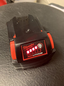 Milwaukee aku M18 B5 5,0 Ah Li-ion(uus) (3 foto / 4)