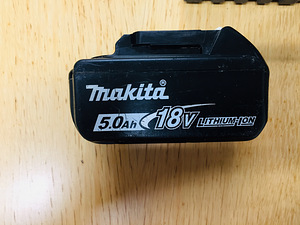Аккумулятор Makita / новый 35 €! (1 фото из 3)