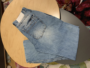 Armani Jeans teksad 33/34 ! Ehe !!! (1 foto / 6)