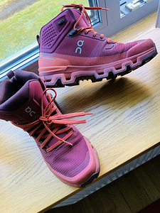 On Cloud Rock 2 Women’s Waterproof Hiking Nr.39 (1 foto / 6)
