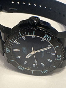 Oris Aquis Date PVD Black (1 foto / 4)