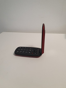 Evelatus 2020 mobiiltelefon (6 foto / 6)
