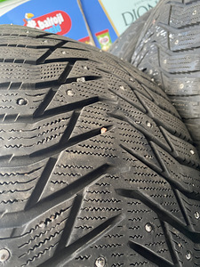 2x 255 / 45R19 Sailun Ice Blazer 2x 255 / 40R19 Nokia (2 фото из 3)