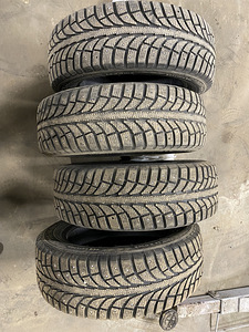 215/60 R17 naelrehvid (1 foto / 4)