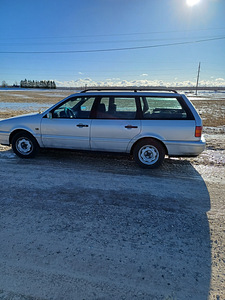 Volkswagen Passat Variant 2.0 benzin (2 foto / 5)