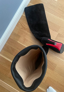 Christian Louboutin saapad (2 foto / 3)