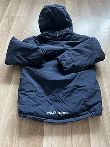 Зимняя куртка (3 фото из 3)