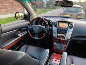 Lexus RX 350 President (5 foto / 14)