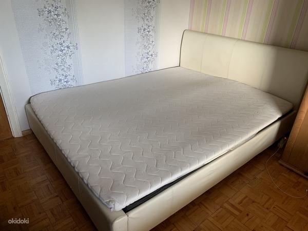 Кровать 160х200 с матрасом и наматрасником (фото #1)