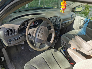 CHRYSLER VOYAGER 2.5 105kw (6 foto / 10)