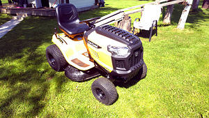 Murutraktor CUB CADET LT1 (2 foto / 6)