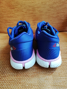 Naiste laste spordijalatsid Reebok 35 (5 foto / 8)