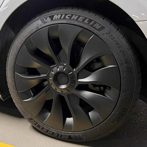 KAVANIC Tesla 18-tolline mattmust rummukork 4TK! UUS! (3 foto / 3)