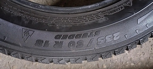 Korralikud Michelin naastud 235/60 r18 (3 foto / 3)