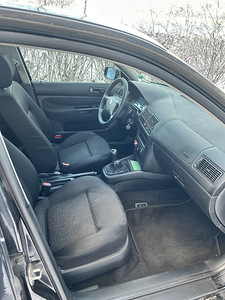 VOLKSWAGEN GOLF 4 (5 foto / 9)