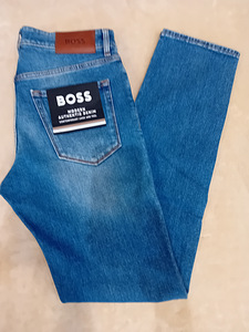 Hugo Boss teksad W31 L34 (1 foto / 2)
