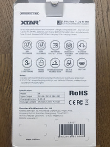 Зарядное устройство XTAR L8 - смешанная зарядка 1,5 В Li-ion