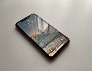 iPhone 11 64GB Product Red (1 foto / 4)