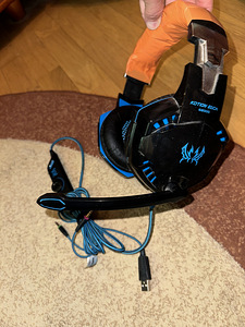 Lauaarvuti + monitor + kõrvaklapid + kõlarid + klaviatuur + (8 foto / 10)