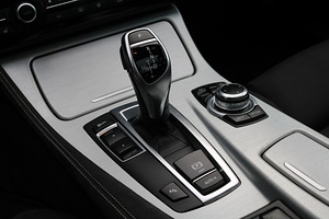 BMW 535 M-pakett 3.0 R6 220kW (14 foto / 15)