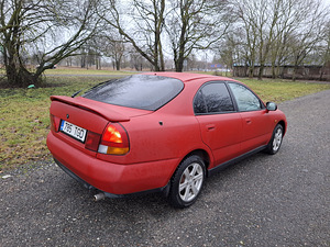 Mitsubishi Carisma (14 foto / 14)