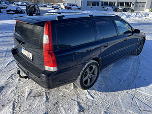 Volvo v70 AWD manuaal (6 foto / 9)