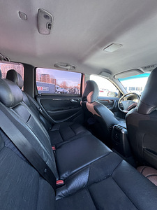 Volvo v70 AWD manuaal (8 foto / 9)