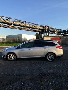 Ford Focus 2.0 2016 (4 фото из 13)