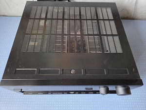 Стереоусилитель Yamaha AX-1070 (3 фото из 4)