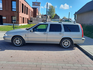 Volvo v70 (8 фото из 13)