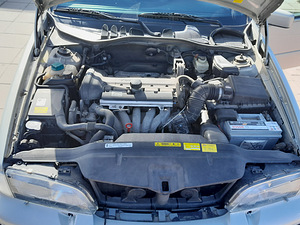 Volvo v70 (11 фото из 13)