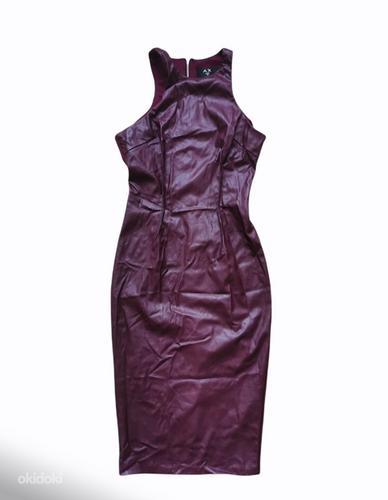 Женское платье из искусственной кожи (фото #1)