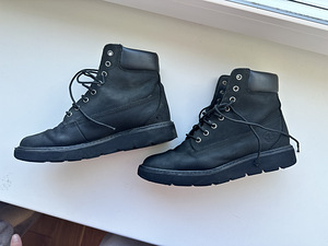 Tommy Hilfiger ja Timberland jalatsid suurus 38 (1 foto / 9)